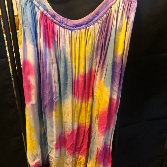 Top - Picture 2 of 2